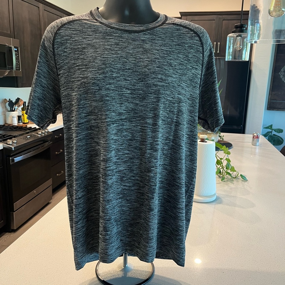 lululemon athletica Charcoal Heather Short Sleeve Tee